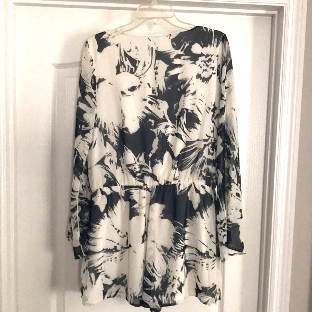 Leith romper. - Picture 2 of 4